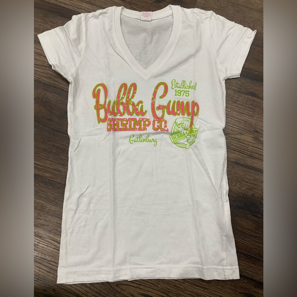 Bubba Gump Shrimp Co. White V-Neck Pink & Lime Graphic T shirt